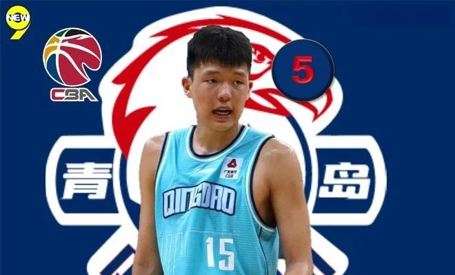 杨瀚森连得5分打停鹈鹕，下场与队友握手相互打气