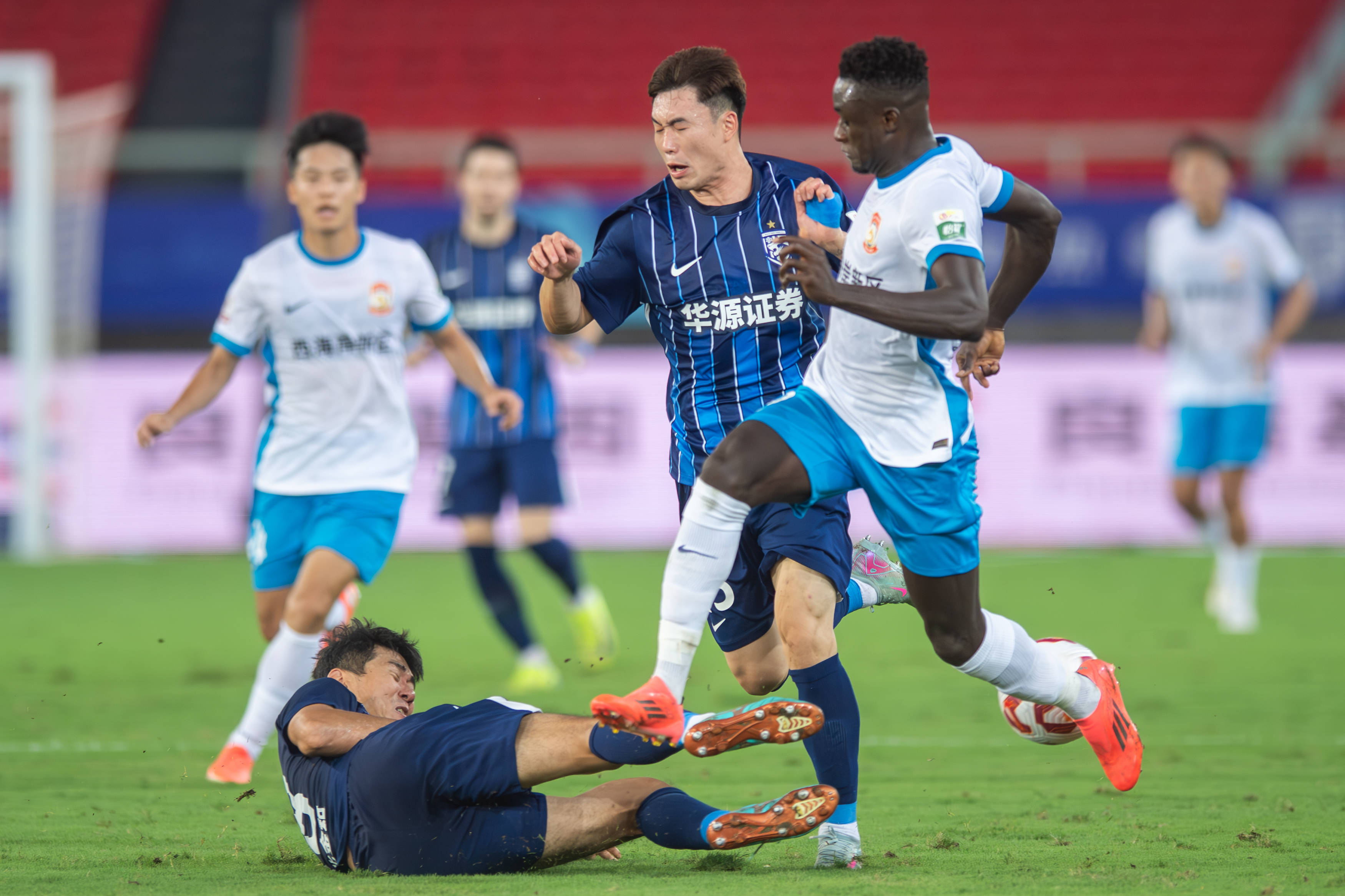 中超-图多列闪击段刘愚扳平三镇1-1西海岸3轮不胜