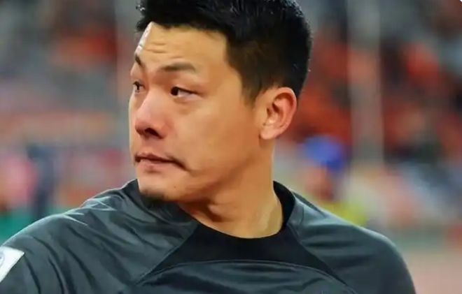 国足门将危机！颜骏凌、王大雷、刘殿座，谁能顶替背锅？的简单介绍