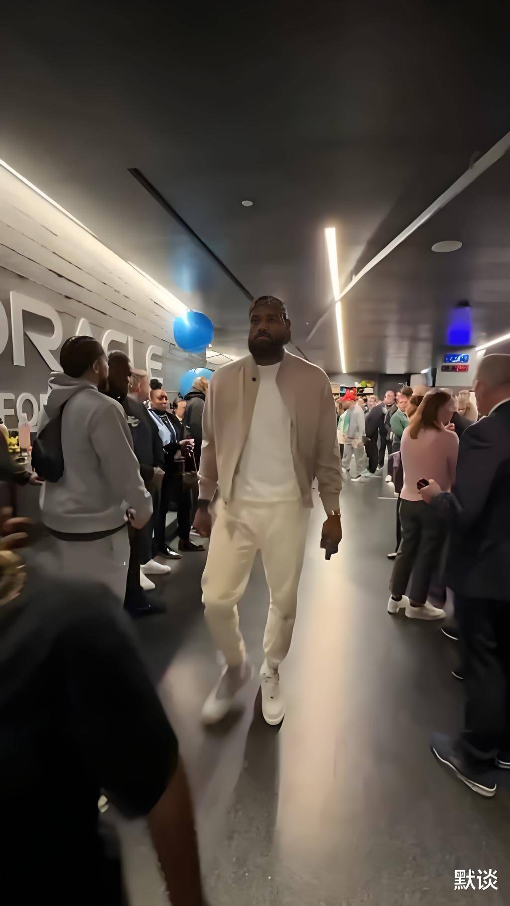 詹姆斯考虑换队为何难实现?NBA劳资协议扼杀交易
